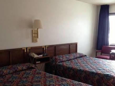 Americas Best Value Inn Laramie Zewnętrze zdjęcie